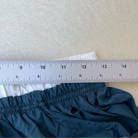 Daily Practice by Anthropologie Solid
Throw-On Shorts Women Size XS - Picture 4 of 8